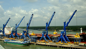 Chân đế di động cho TCC 300 tại cảng Phú Mỹ (Baria Serece), Vũng Tàu